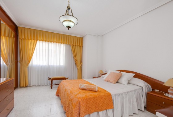 Resale - Townhouse - Torrevieja - Estacion de autobuses