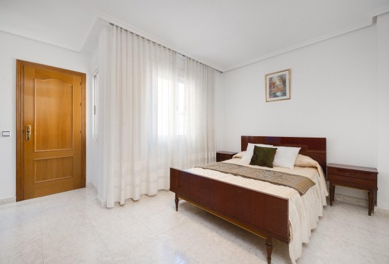 Resale - Townhouse - Torrevieja - Estacion de autobuses