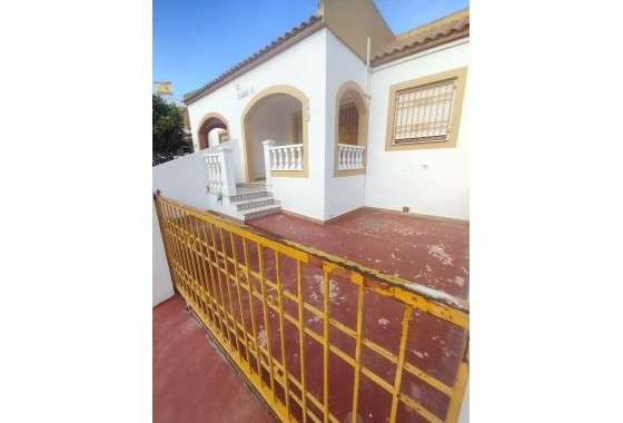 Resale - Bungalow - Torrevieja - La Siesta - El Salado - Torreta