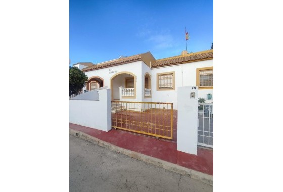 Resale - Bungalow - Torrevieja - La Siesta - El Salado - Torreta