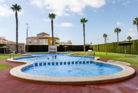 Resale - Bungalow - Torrevieja - La Siesta - El Salado - Torreta