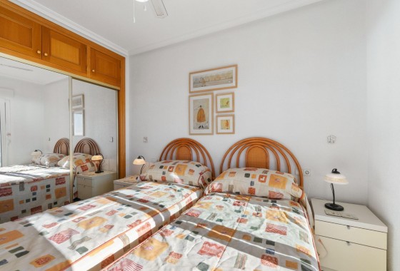 Resale - Apartment - Orihuela Costa - Campoamor