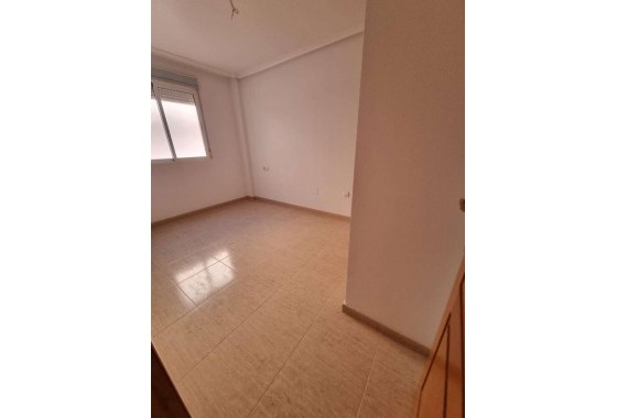 Segunda Mano - Apartamento - Torrevieja - Playa de los locos