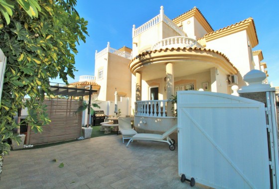 Resale - Detached Villa - Villamartin