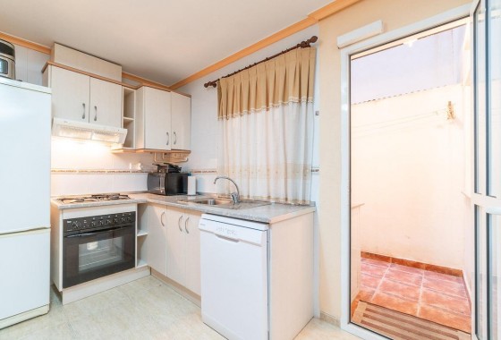 Resale - Apartment - Torrevieja - Estacion de autobuses