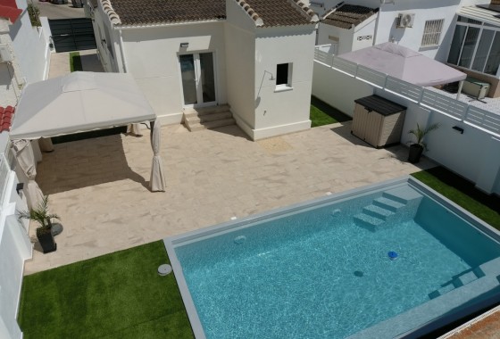 Resale - Detached Villa - Torrevieja - 300