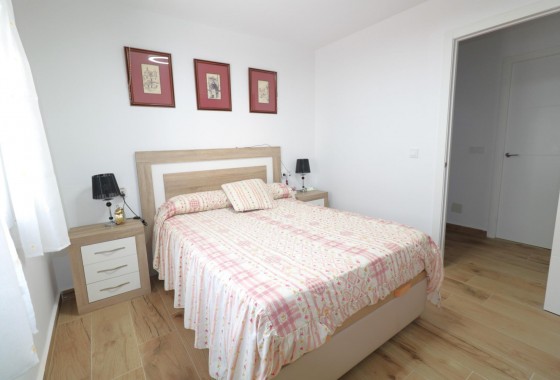 Resale - Townhouse - Torrevieja - Playa de los Naufragos