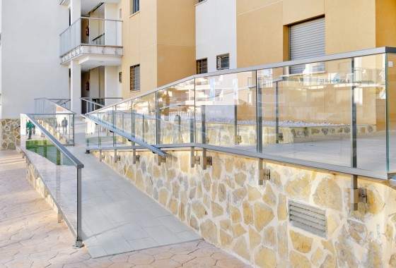 Resale - Apartment - Villamartin - Costa Blanca