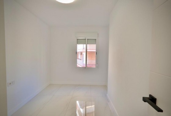 Segunda Mano - Apartamento - Torrevieja - Playa del cura