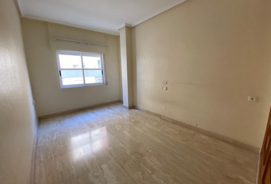 Resale - Apartment - Torrevieja - torrevieja