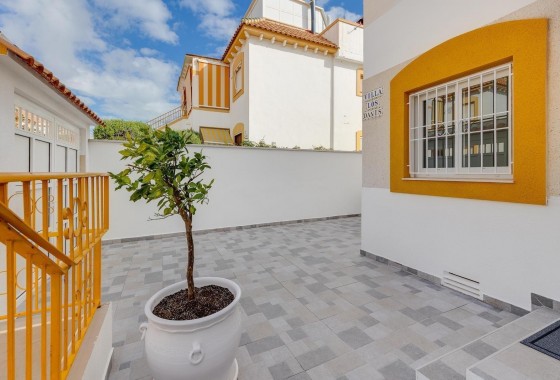 Segunda Mano - Bungalow - Torrevieja - Aguas nuevas 1