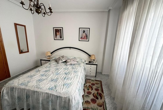 Resale - Apartment - Torrevieja - Estacion de autobuses