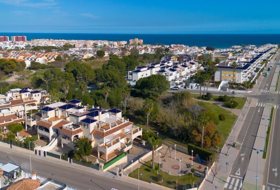 Resale - Townhouse - Pilar de la Horadada - Mil Palmeras