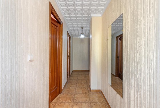 Resale - Apartment - Torrevieja - Acequion