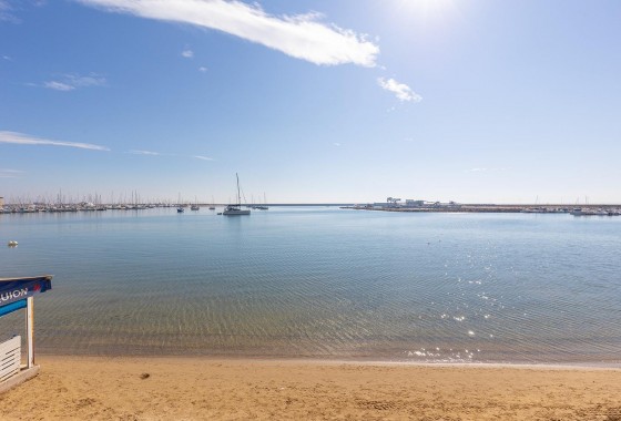 Resale - Apartment - Torrevieja - Acequion