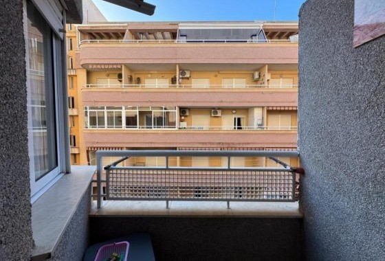 Resale - Apartment - Torrevieja - Playa del cura