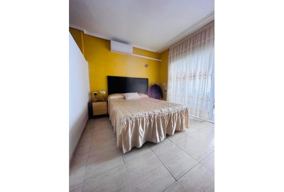 Resale - Apartment - Torrevieja - Playa del cura