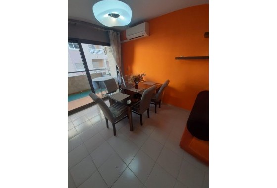 Resale - Apartment - Torrevieja - Centro