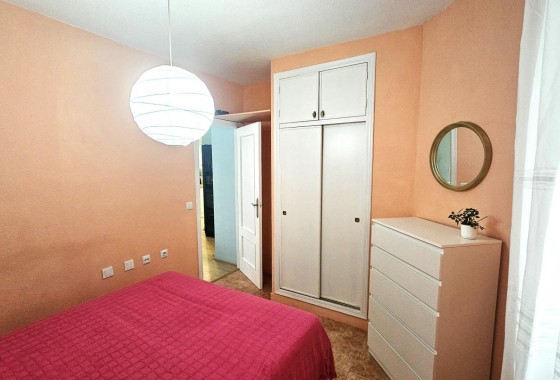 Resale - Apartment - Torrevieja - Paseo maritimo