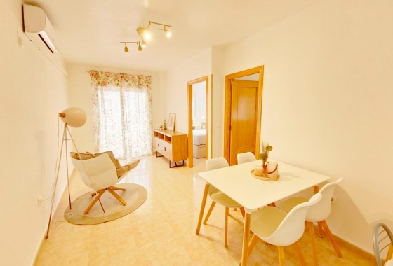 Resale - Apartment - Torrevieja - torrevieja