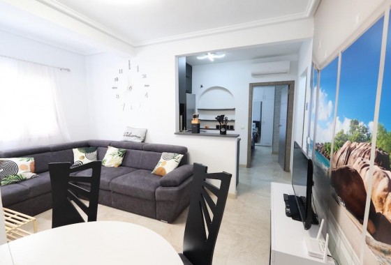 Resale - Apartment - Torrevieja - Acequion