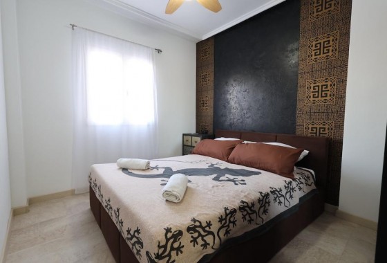 Resale - Apartment - Torrevieja - Acequion