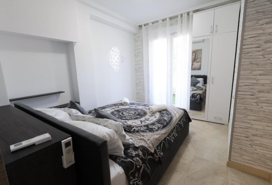 Resale - Apartment - Torrevieja - Acequion