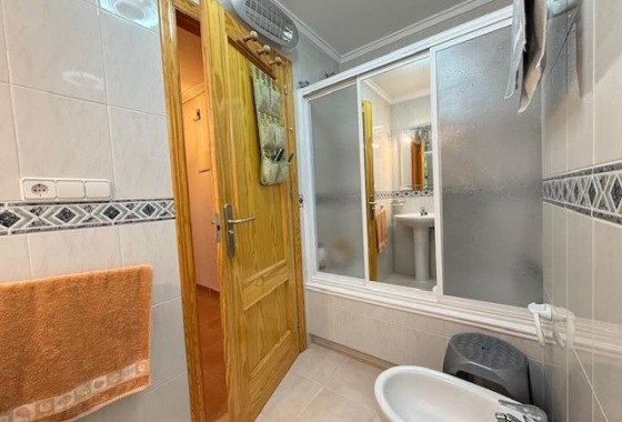 Resale - Apartment - Torrevieja - Cabo cervera