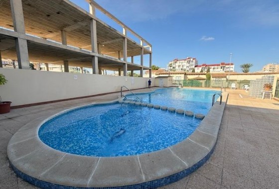 Resale - Apartment - Torrevieja - Cabo cervera