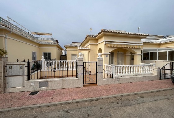 Segunda Mano - Bungalow - Torrevieja - La siesta