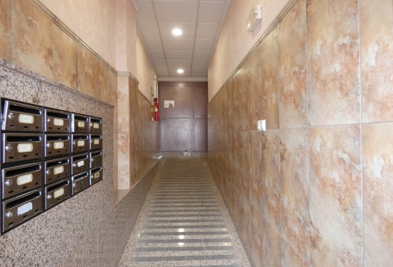 Resale - Apartment - Torrevieja - Torrevieja Centro
