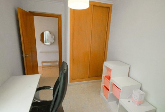 Resale - Apartment - Torrevieja - Centro