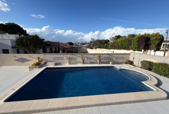 Segunda Mano - Chalet - Torrevieja - Los Balcones - Los Altos del Edén