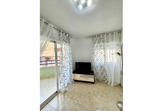 Resale - Apartment - Torrevieja - torrevieja