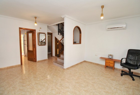 Resale - Townhouse - Villamartin