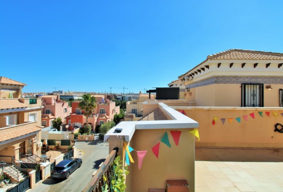 Resale - Townhouse - Villamartin