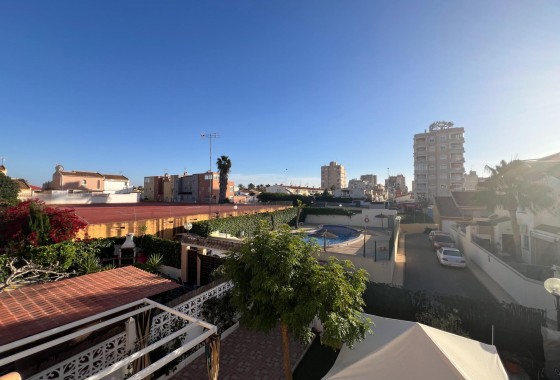 Revente - Villa - Torrevieja - Calas blanca