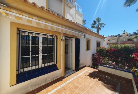 Resale - Apartment - Orihuela Costa - Villamartín