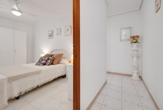 Resale - Apartment - Torrevieja - Estacion de autobuses