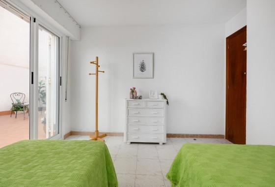 Resale - Apartment - Torrevieja - Estacion de autobuses