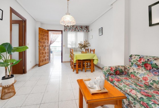 Resale - Apartment - Torrevieja - Estacion de autobuses