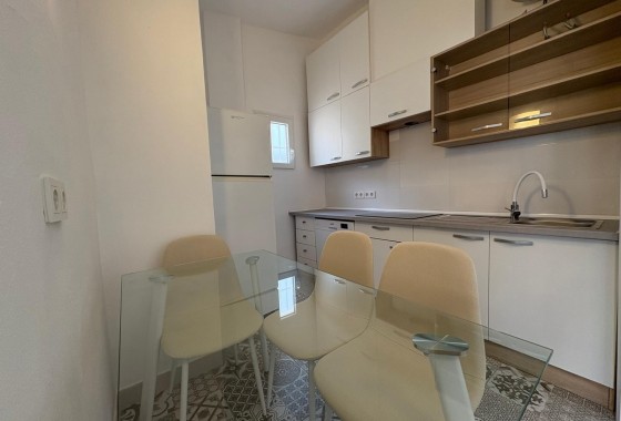 Resale - Apartment - Torrevieja - Estacion de autobuses