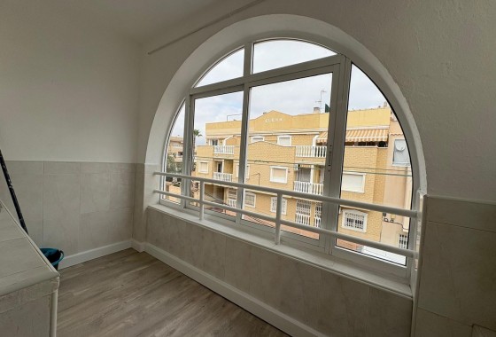 Resale - Apartment - Torrevieja - Estacion de autobuses
