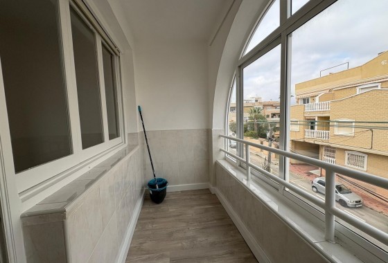 Resale - Apartment - Torrevieja - Estacion de autobuses