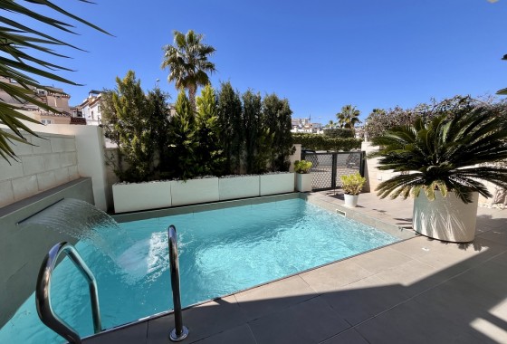 Resale - Townhouse - Villamartin - Costa Blanca