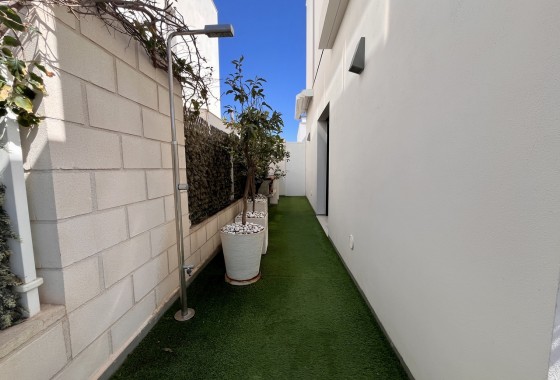 Resale - Townhouse - Villamartin - Costa Blanca