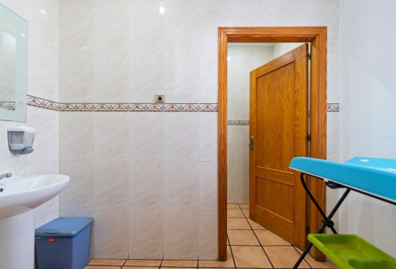 Resale - Commercial - Torrevieja - La Mata