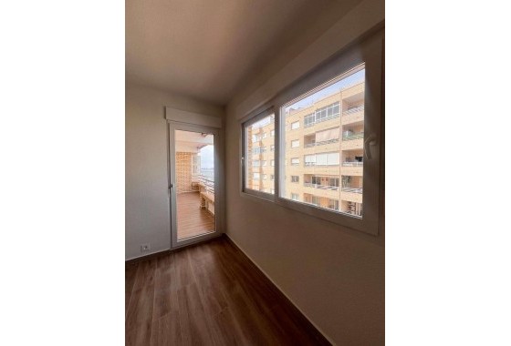 Resale - Apartment - Torrevieja - torrevieja