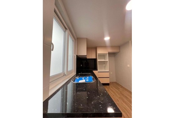 Resale - Apartment - Torrevieja - torrevieja