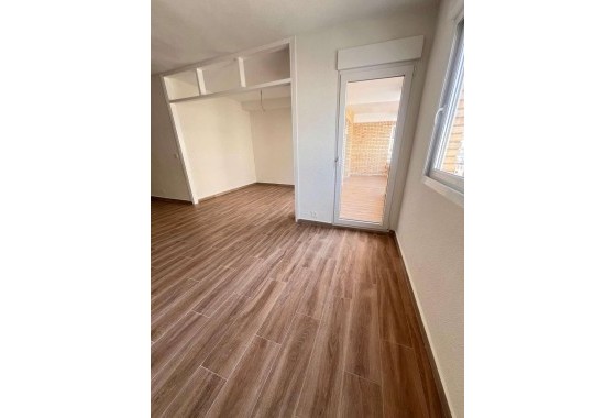 Resale - Apartment - Torrevieja - torrevieja